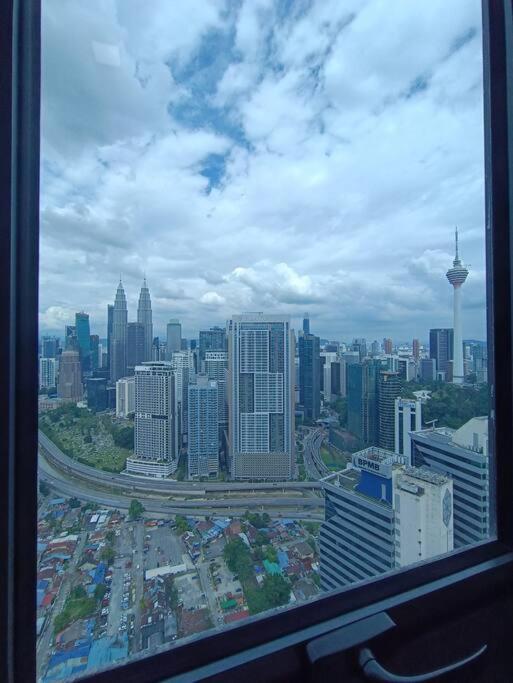 Lx 39A Balcony Klcc View 1 Bedroom Infinity Pool Kuala Lumpur Eksteriør billede