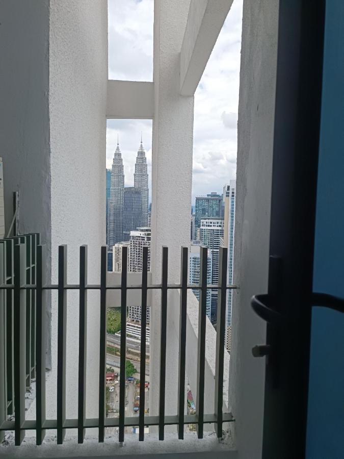 Lx 39A Balcony Klcc View 1 Bedroom Infinity Pool Kuala Lumpur Eksteriør billede